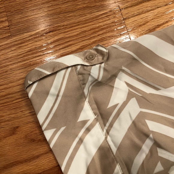 Old Navy s/s Maternity Top / Size: XL - Picture 3 of 3